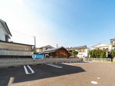 無料駐車場（10台）